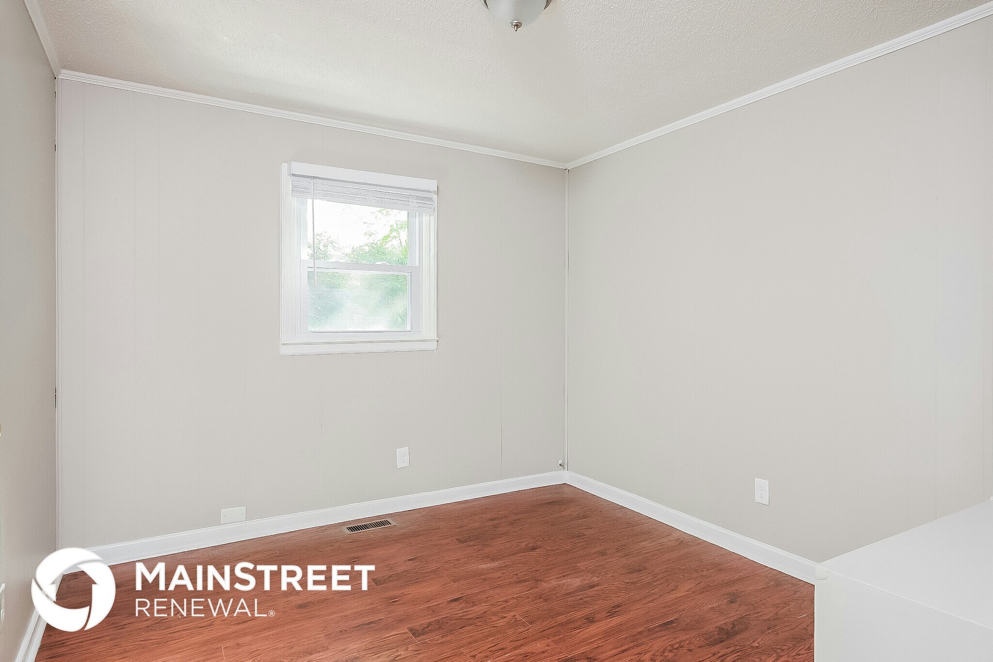 Building Photo - 827 Elmira Ave