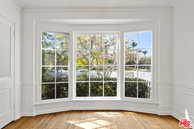 Building Photo - 1204 Beverwil Dr