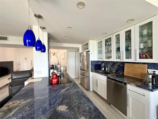 Building Photo - 101 Briny Ave