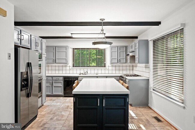 Building Photo - 11150 Wood Elves Way