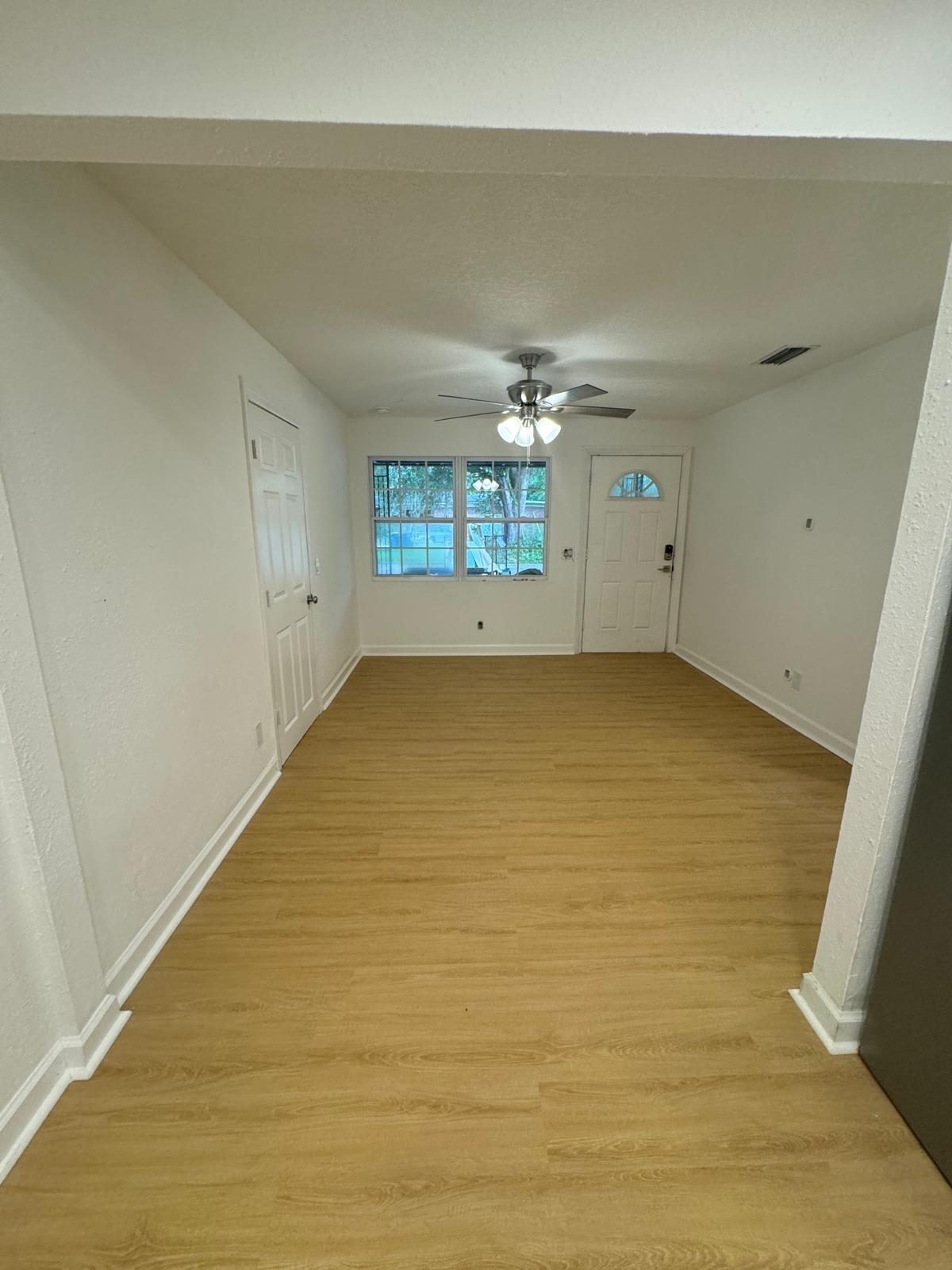 Building Photo - 2611 Sunny Acres Dr N