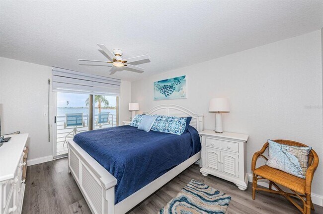 Building Photo - 6105 Bahia Del Mar Cir N