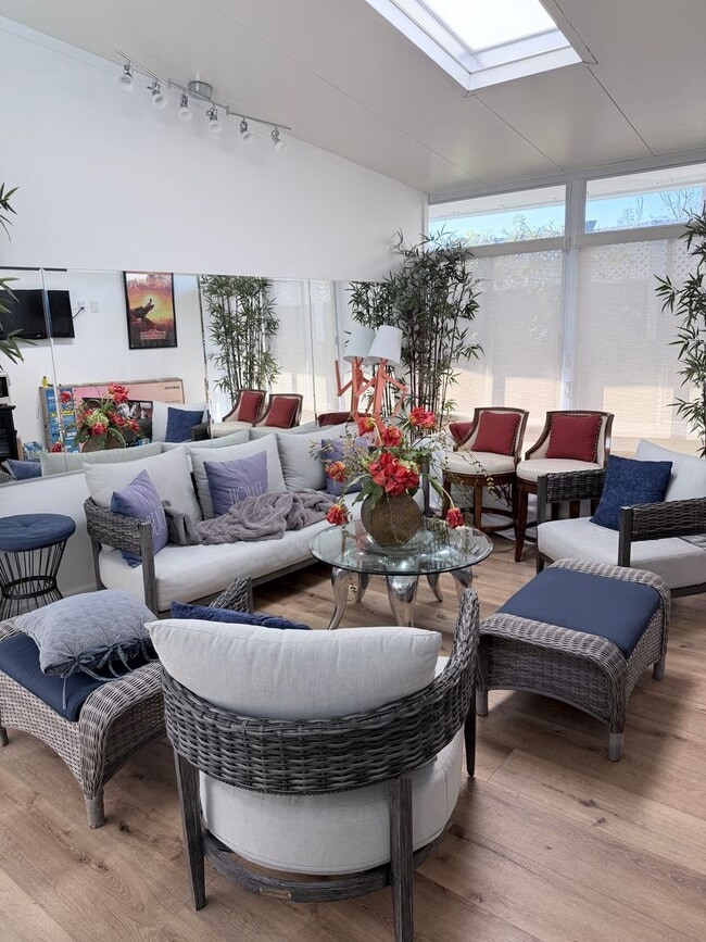 Building Photo - Huntington Harbor Lifestyle - Location, Location, Perfection!