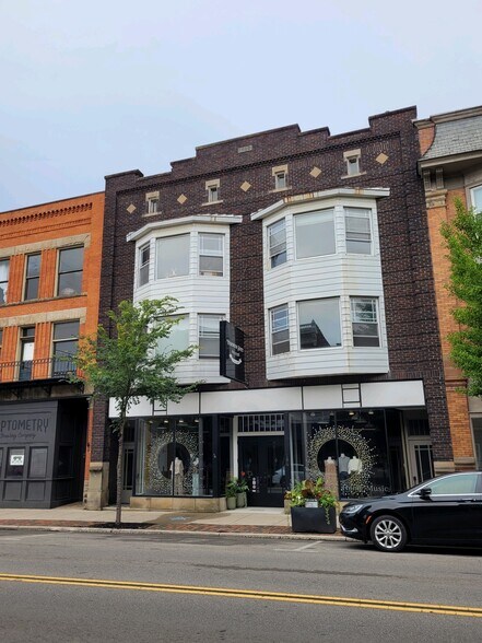Building Photo - 186-2 S Washington St