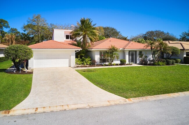 Building Photo - 2281 SW Starling Dr