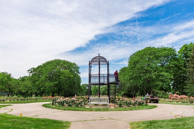 Building Photo - 51 E Schreyer Pl