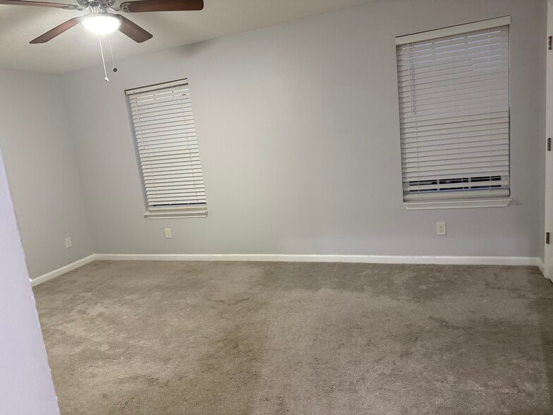 Building Photo - 3034 Rg Buchanan Dr