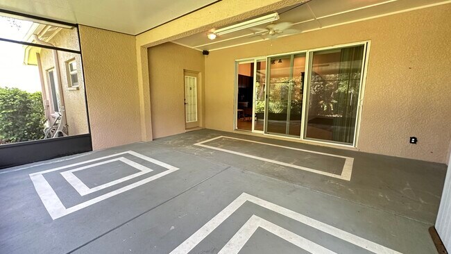 Building Photo - 2401 Nesslewood Dr
