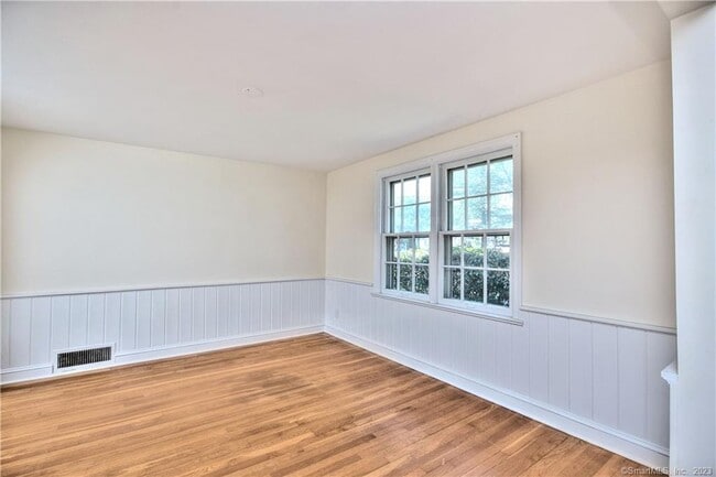 Building Photo - 30 Catherine St