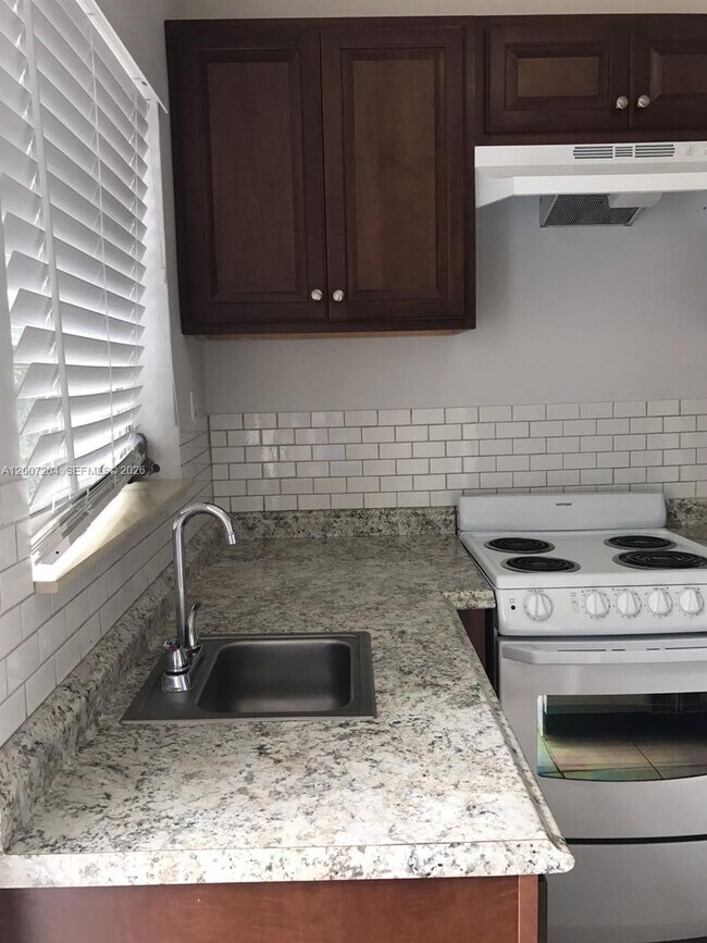 Building Photo - 2483 SW 11th St