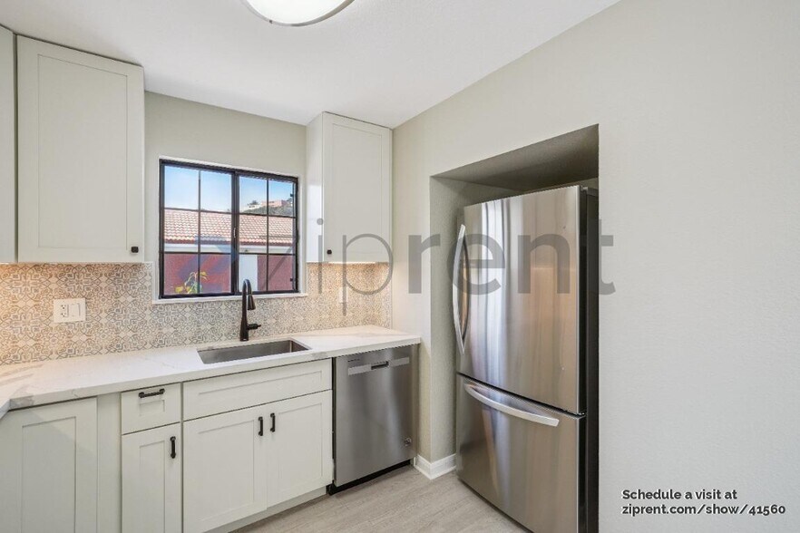 Building Photo - 225 Moana Pl