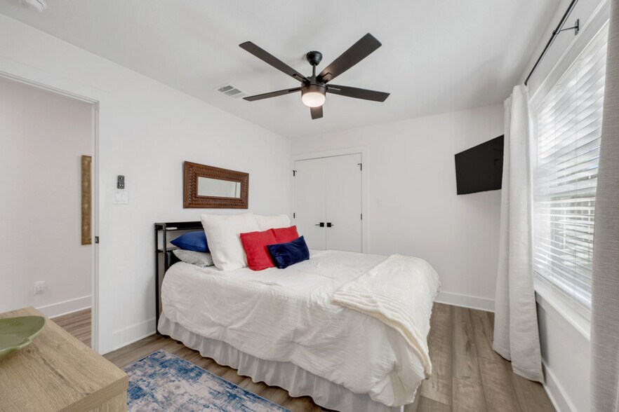 Building Photo - 1611 Armistead St