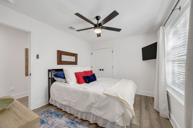 Building Photo - 1611 Armistead St