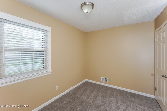 Building Photo - 5902 Stone Bluff Rd