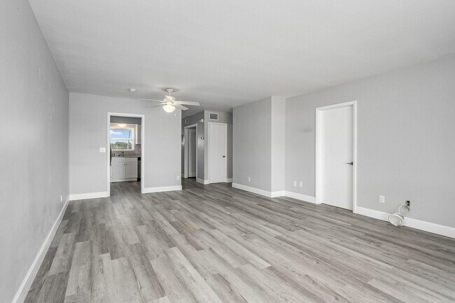Building Photo - 2186 Jimmy Buffett Mem Hwy