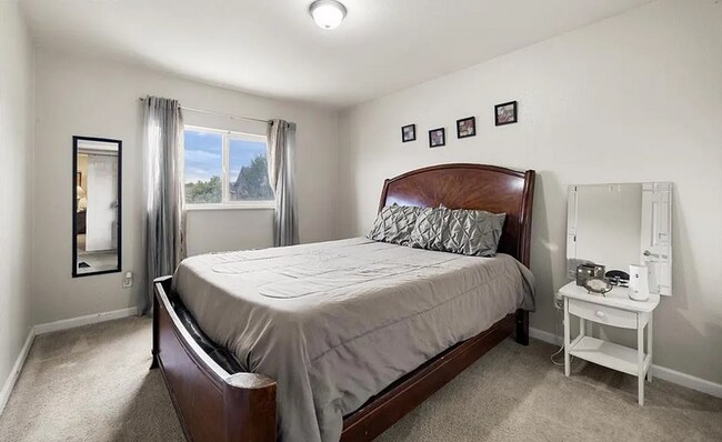 Building Photo - Spacious 5-Bedroom Home with Bonus Entertainment Room & Low-Maintenance Yard