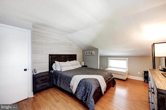 Building Photo - Charming Home in King of Prussia