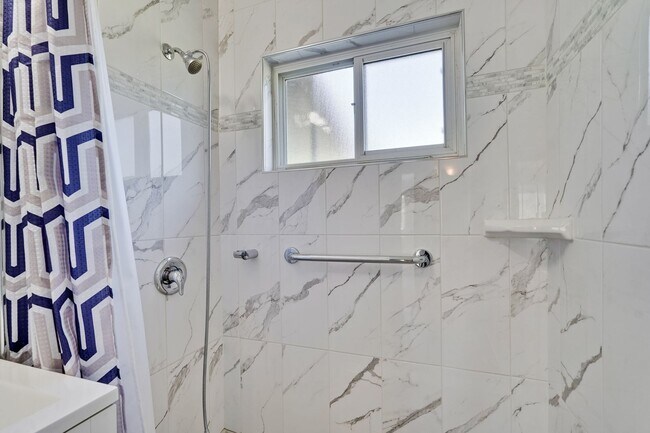 Building Photo - Remodeled 3-bedroom 1 bath