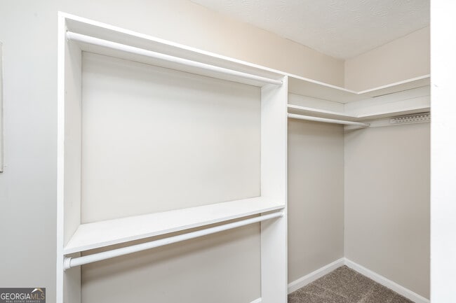 Building Photo - 4702 Lucerne Valley Rd SW