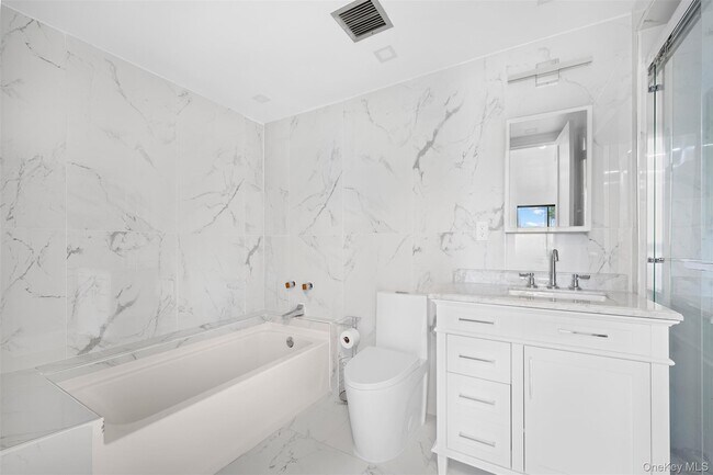 Building Photo - 141 Great Neck Rd