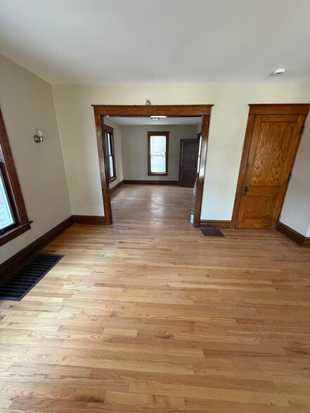 Building Photo - 208-212 Blackhawk St