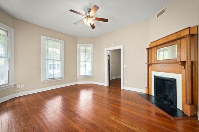 Building Photo - Charming 4 Bedroom 3 Bathroom Historical H...