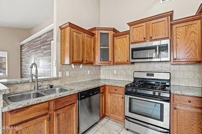 Building Photo - 11412 Flor Veronica Dr