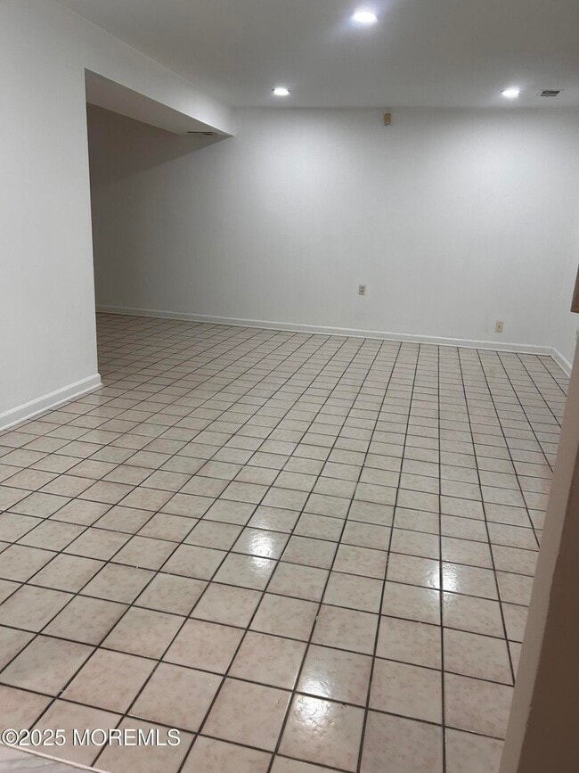 Building Photo - 823 Bowman Rd