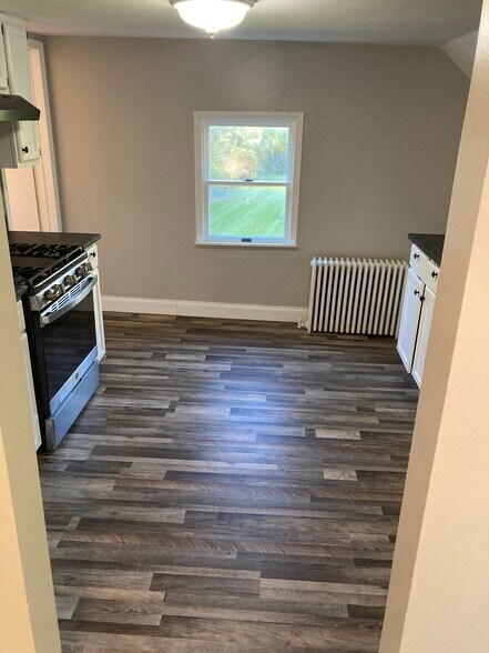 Building Photo - 116 Chestnut St