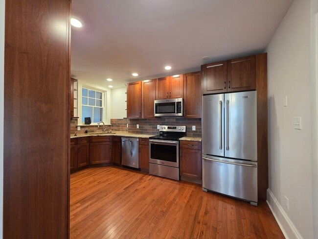 Building Photo - 1306 Officers Row