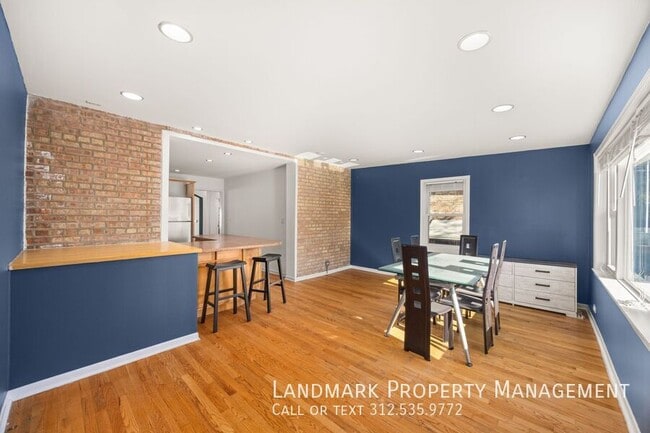 Building Photo - 6155 W School St