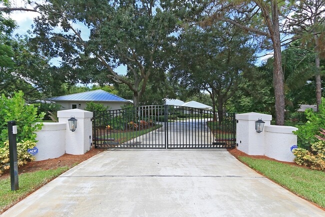 Building Photo - 469 Carica Rd