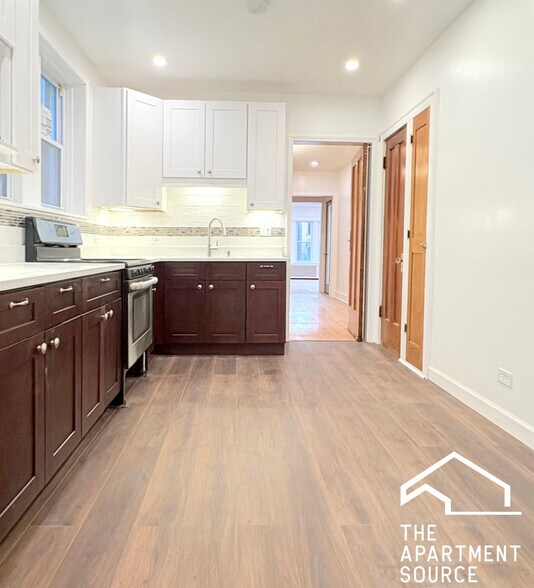 Building Photo - 5713 N Talman Ave