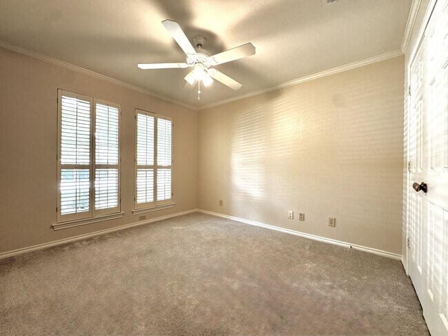 Building Photo - 229 E Bethel Rd