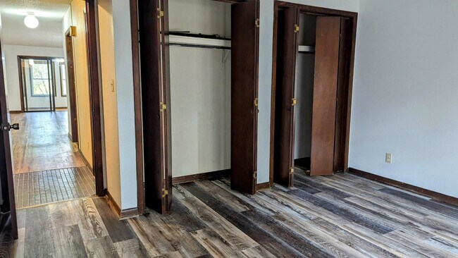 Building Photo - 16 Akokisa Dr