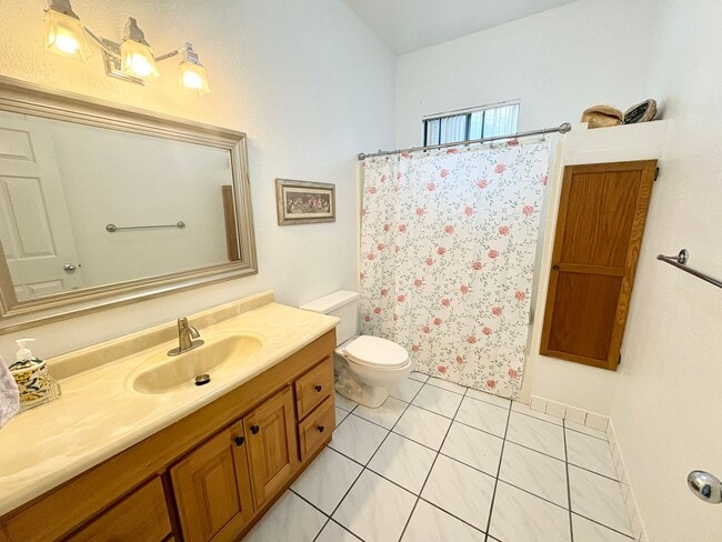 Building Photo - Stunning Ocean View 4/4 Home in Highly Desirable Neighborhood