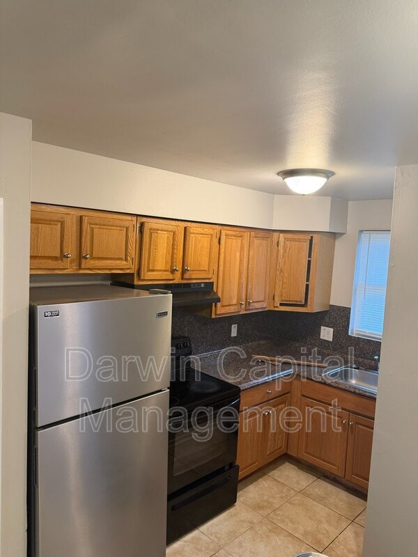 Building Photo - 658 Tara Dr