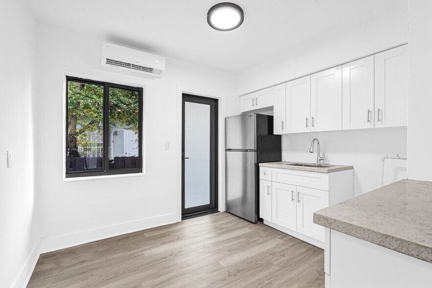 Building Photo - 173 NW 56th St