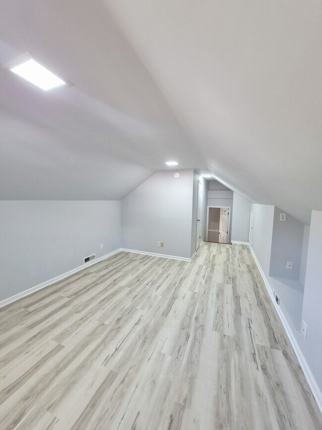 Building Photo - 2402 Fon Du Lac Rd