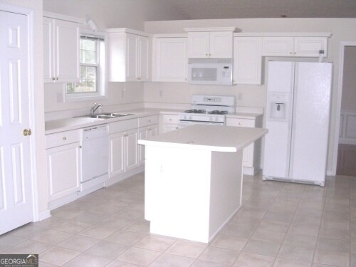 Building Photo - 3230 Kylay Ct NE