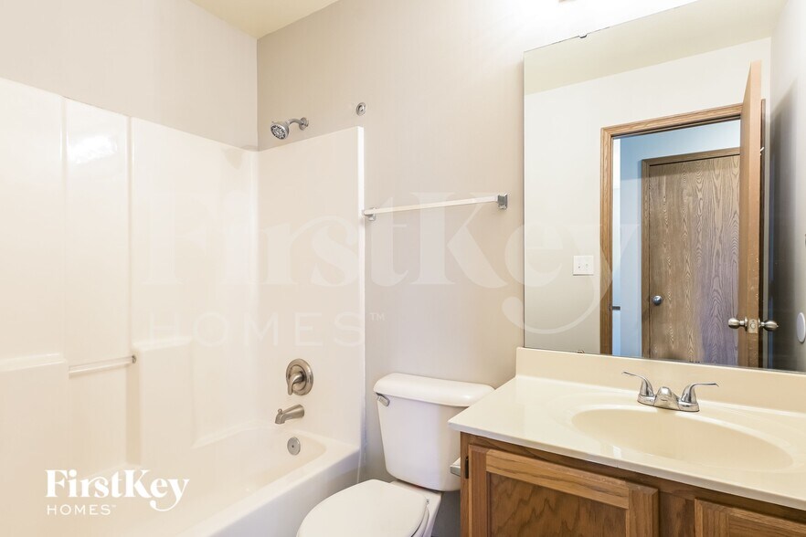 Building Photo - 710 Tobermory Ct