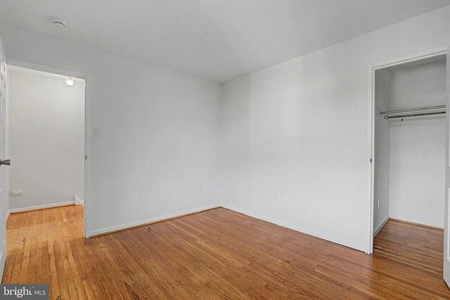Building Photo - 915 N 6th St