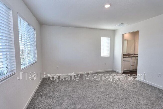 Building Photo - 2097 Shady Tree Cir