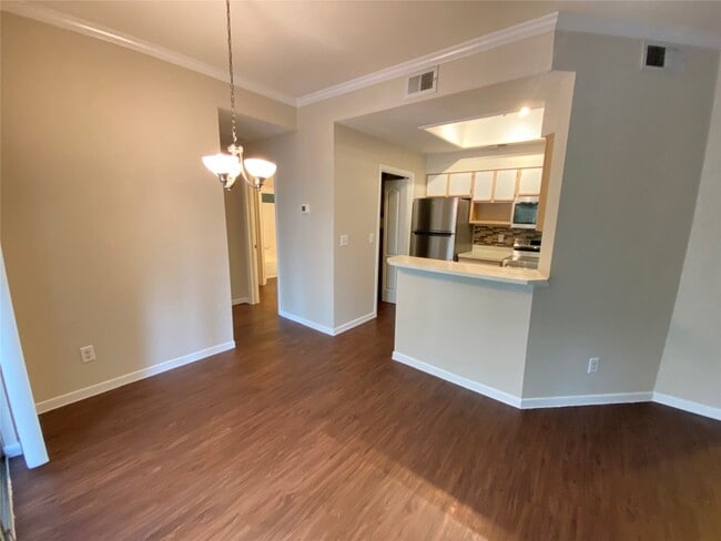 Building Photo - 6000 Shepherd Mountain Cove