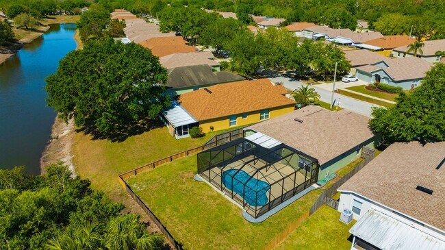 Building Photo - 10461 Hunters Haven Blvd