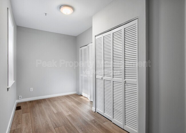 Building Photo - 612 N 32nd St