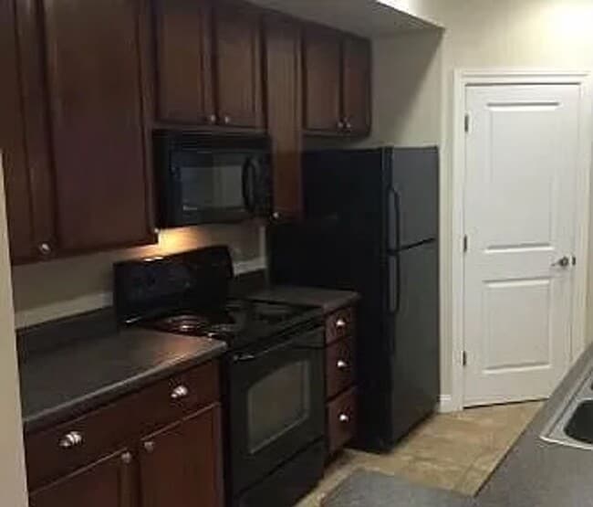 Building Photo - Gorgeous condo for rent