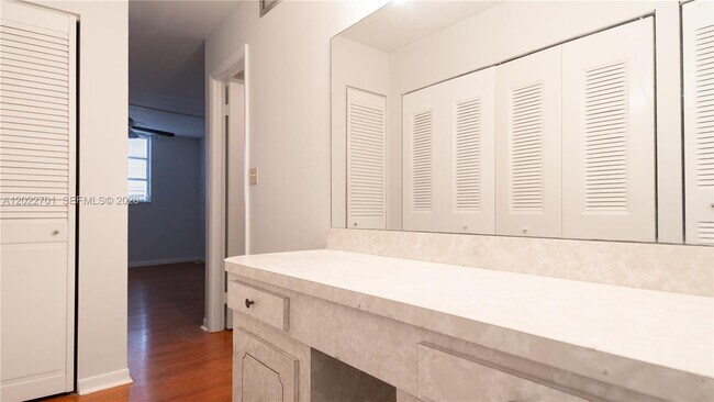 Building Photo - 406 NW 68th Ave