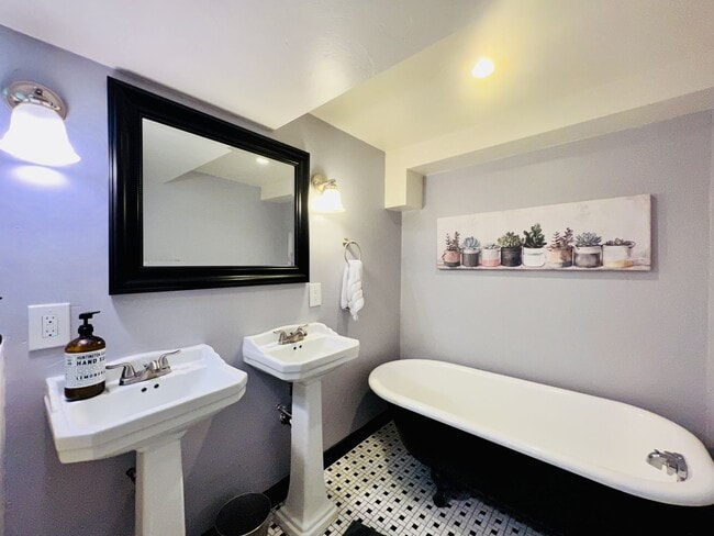 Building Photo - $0 DEPOSIT OPTION, CHARMING 3 BED 2 BATH TRADITIONAL BRICK HOME!! HUGE YARD, DETACHED GARAGE, COM...