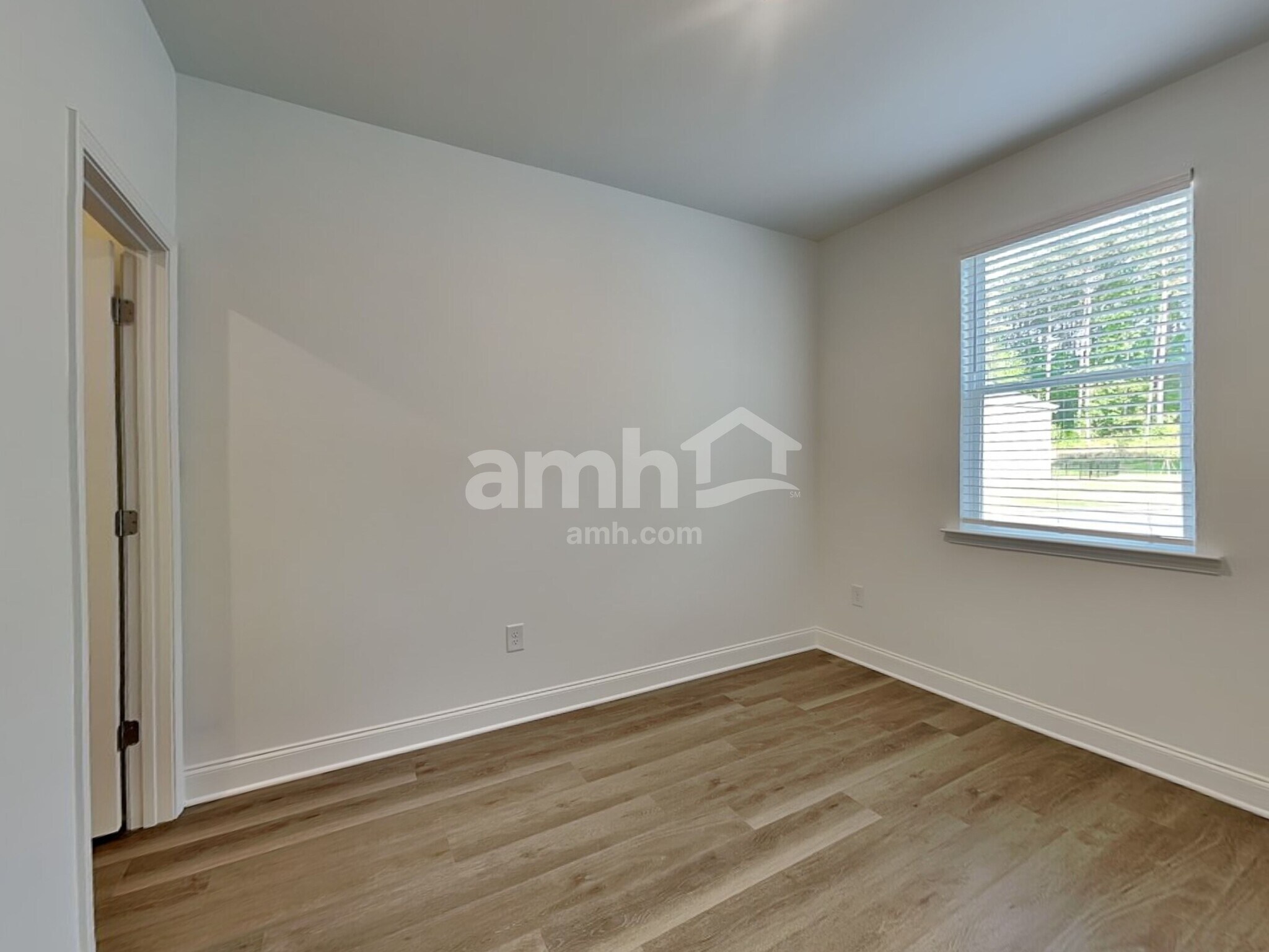 Building Photo - 920 Carnelian Ln